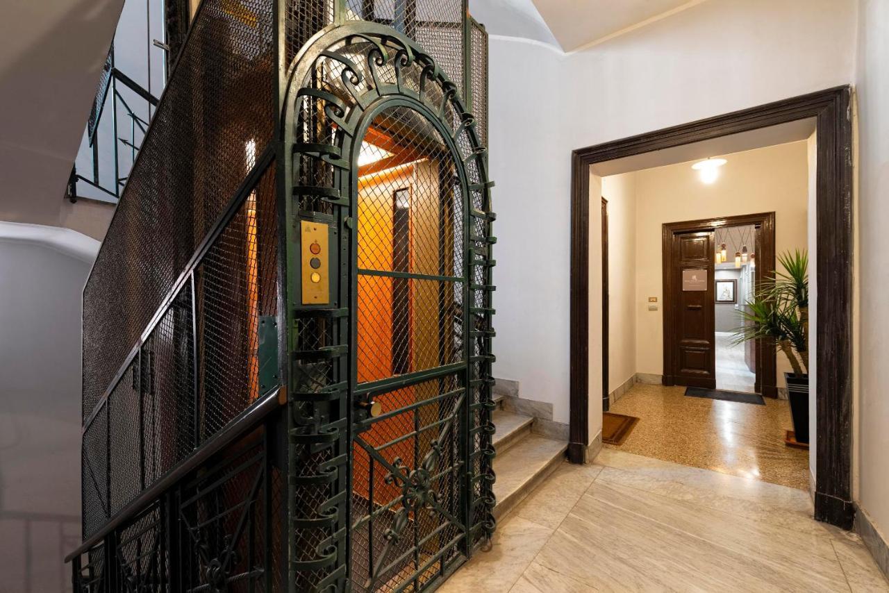 Royal Rooms Corso Рим Екстер'єр фото